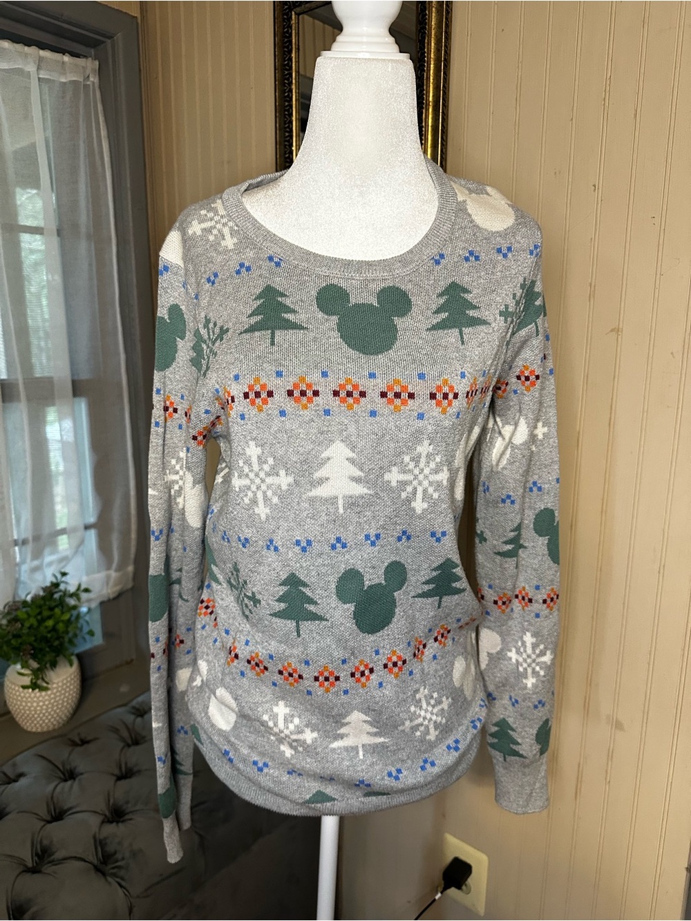 Disney Amazon Essentials Mickey Mouse Fair Isle Christmas Sweater Gray Medium
